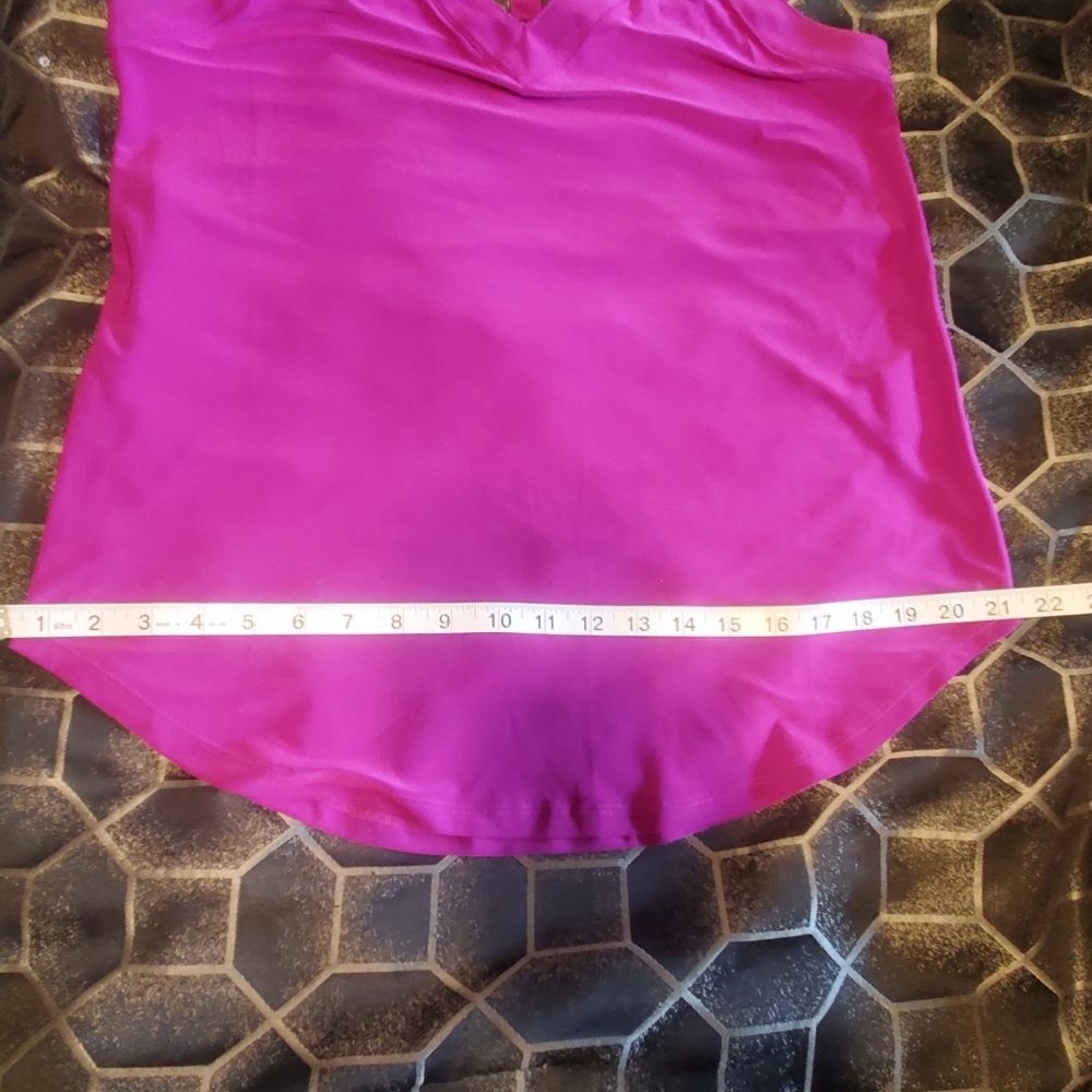 Womens size M sleeveless fuscia lightweight  strappy top  very cute - Picture 11 of 12